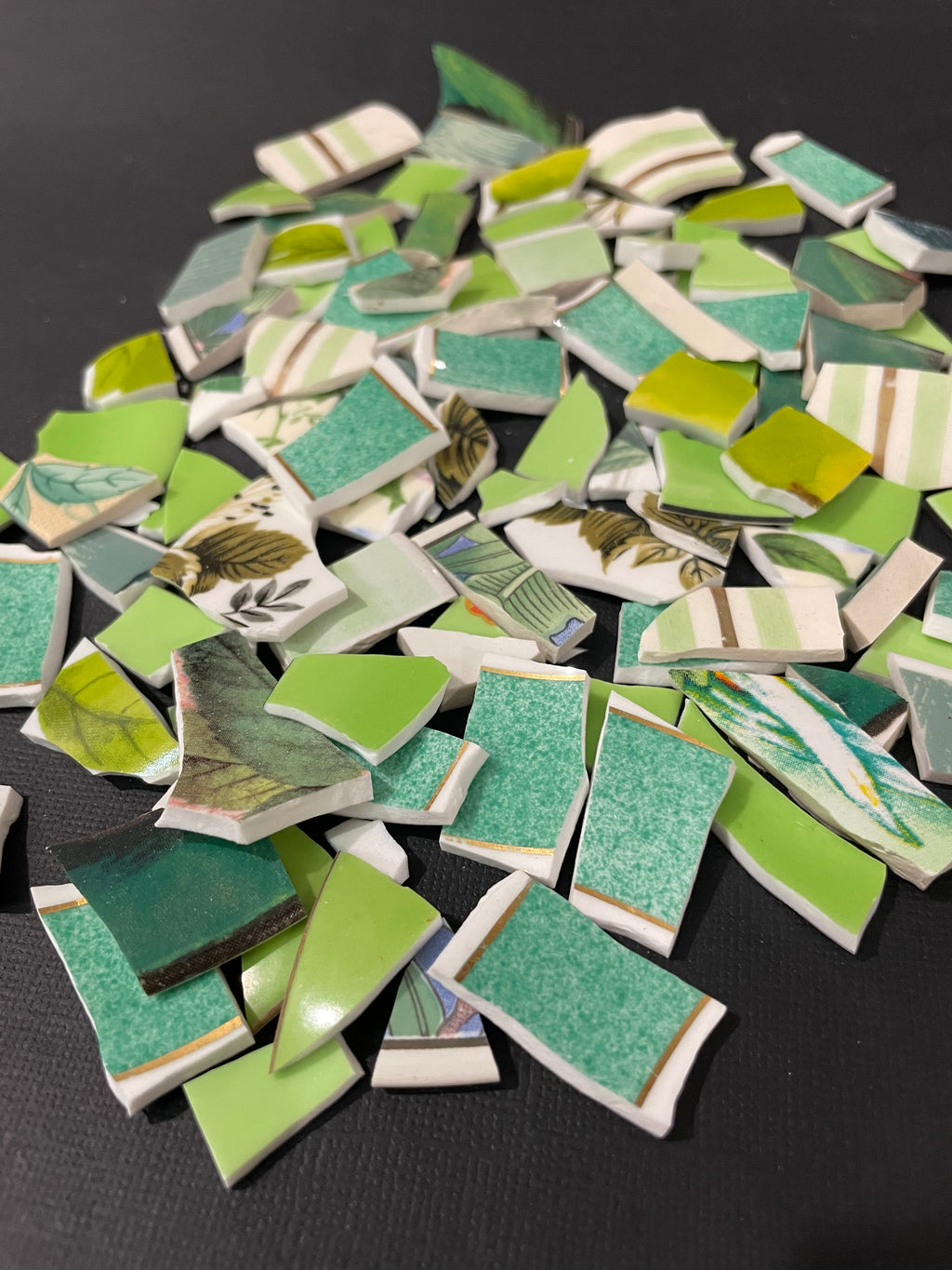 CROCKERY COLLECTION - GREEN