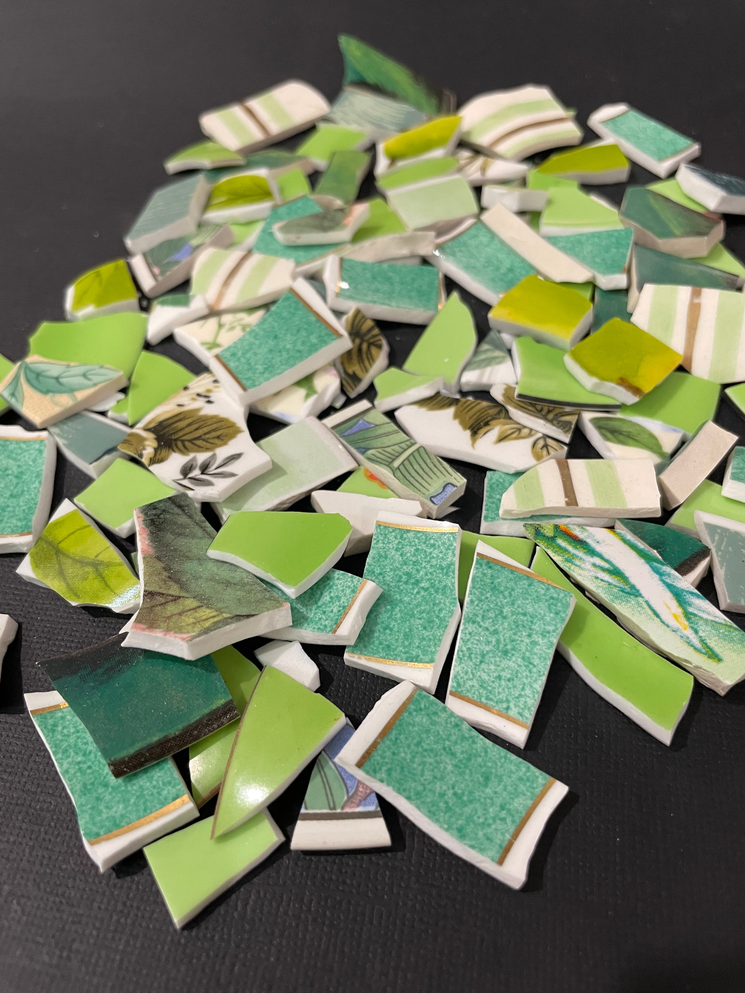 CROCKERY COLLECTION - GREEN