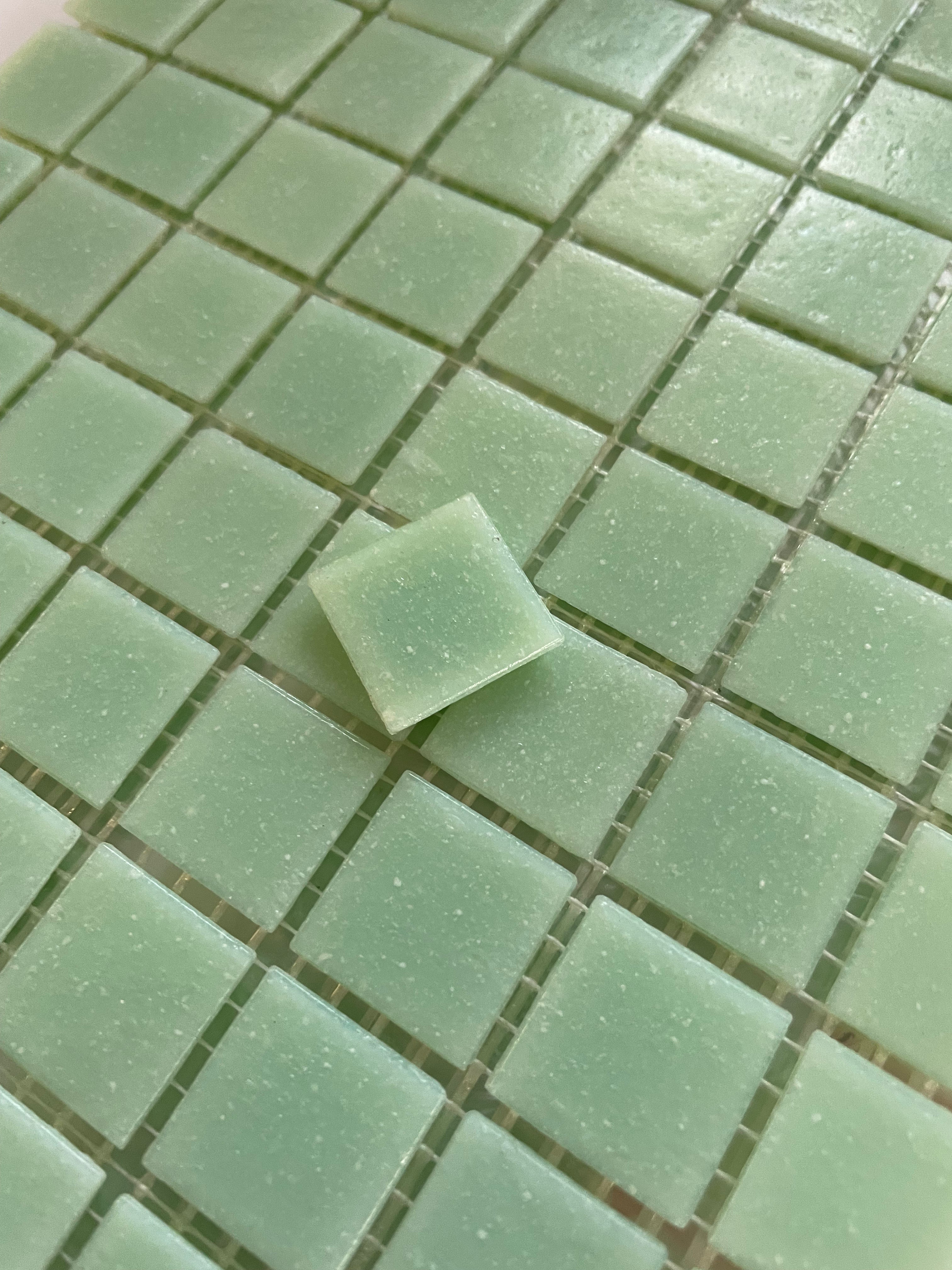 20mm Vitreous Glass Squares - Spearmint