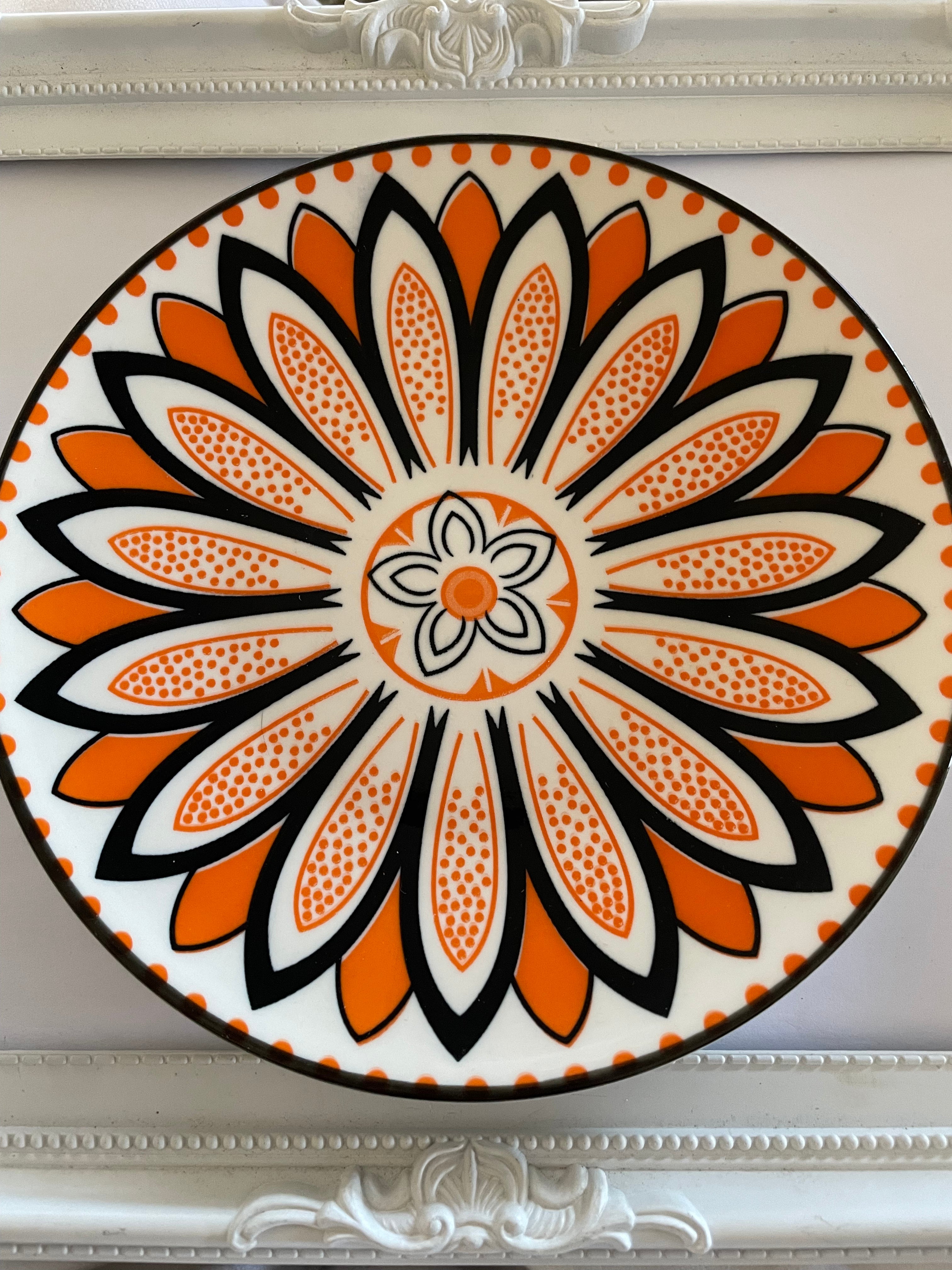 Whole Plate - Orange Daisy