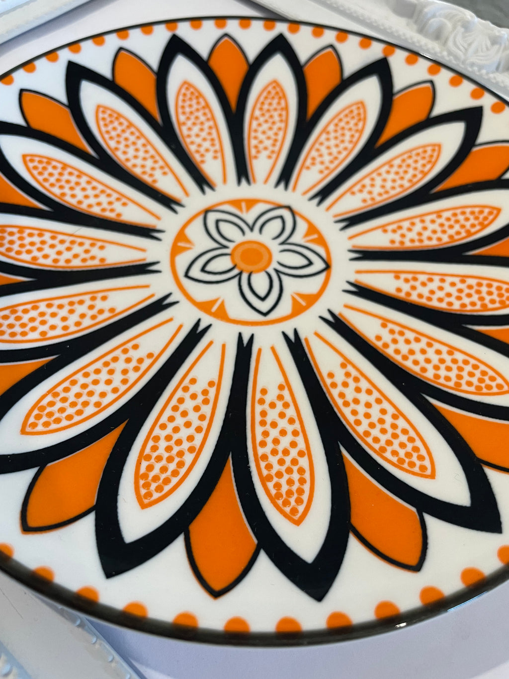 Whole Plate - Orange Daisy